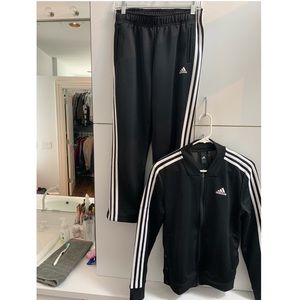 Acidias track suit